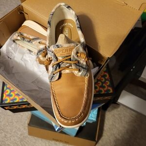 Sperry Tan Leather Boat Shoe with Patterned Wool Collar